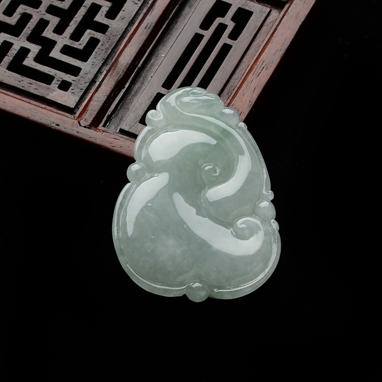 (超值推荐)糯冰种淡晴水略飘花如意挂件