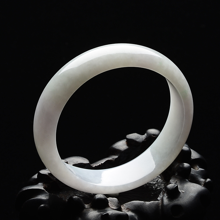 (超值推荐)糯冰种淡晴水贵妃镯(54mm-50.5mm)