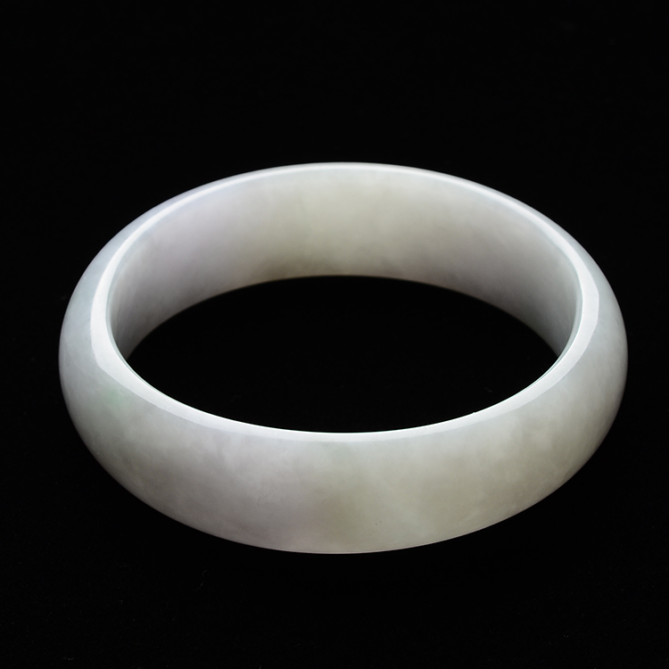 (超值推荐)糯冰种淡晴水贵妃镯(54mm-50.5mm)