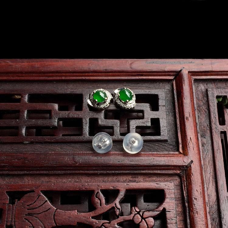 (超值推荐)冰种阳绿镶白金钻石耳钉(单价)