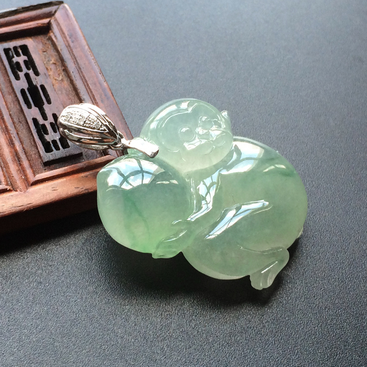 (超值推荐)糯冰种晴水略飘花灵猴献寿挂件