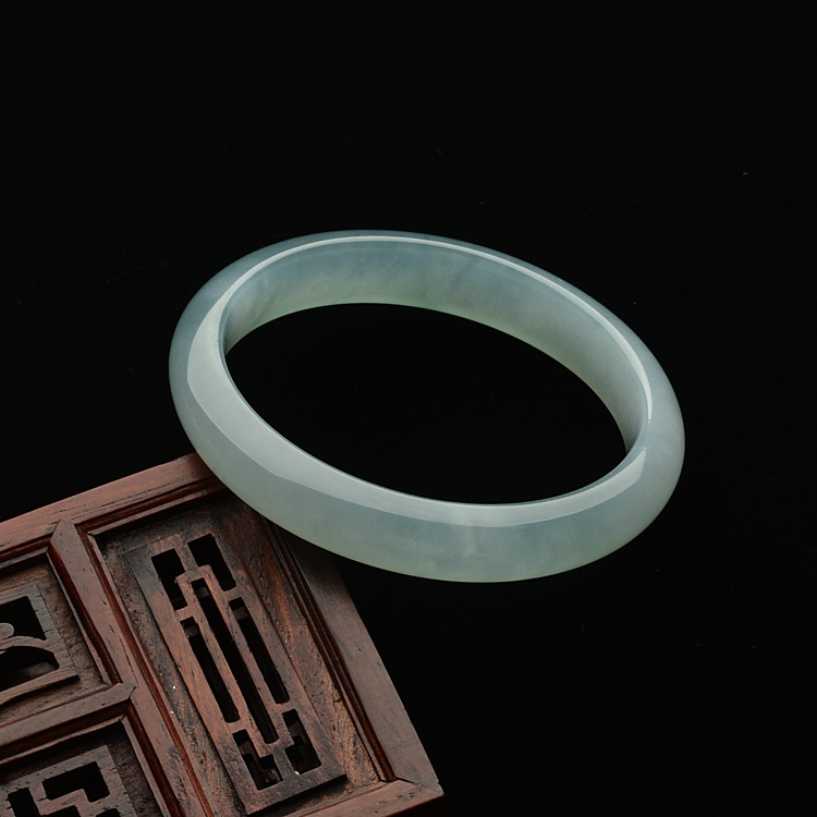 糯冰种晴水手镯(51.1mm)