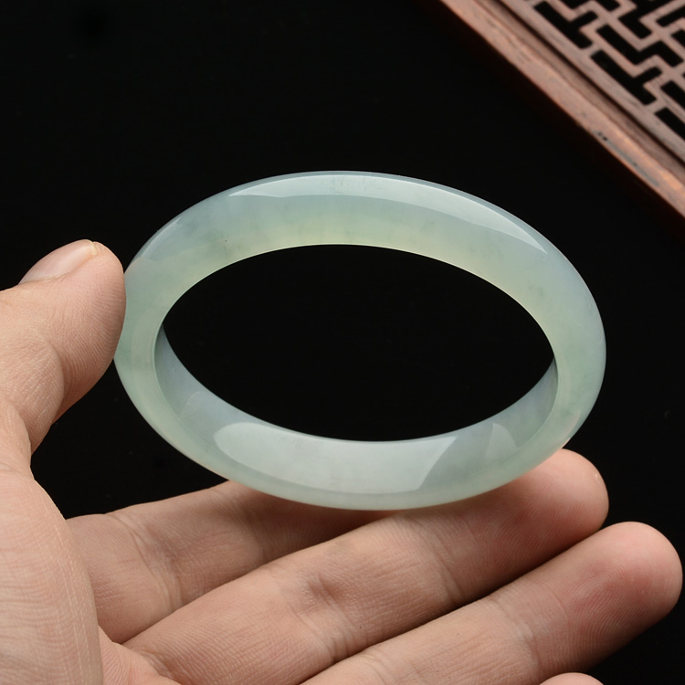糯冰种晴水手镯(51.1mm)