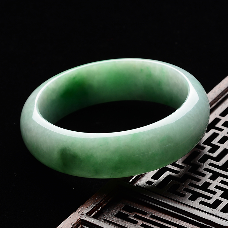 糯冰种晴水飘翠手镯(56.7mm)