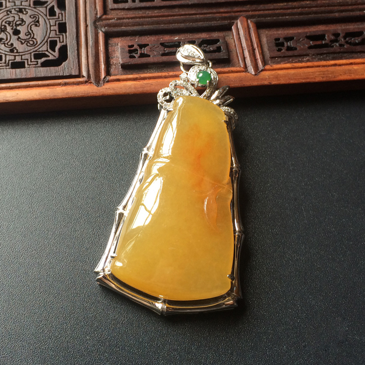 (超值推荐)糯冰种黄翡镶白金钻石节节高胸坠
