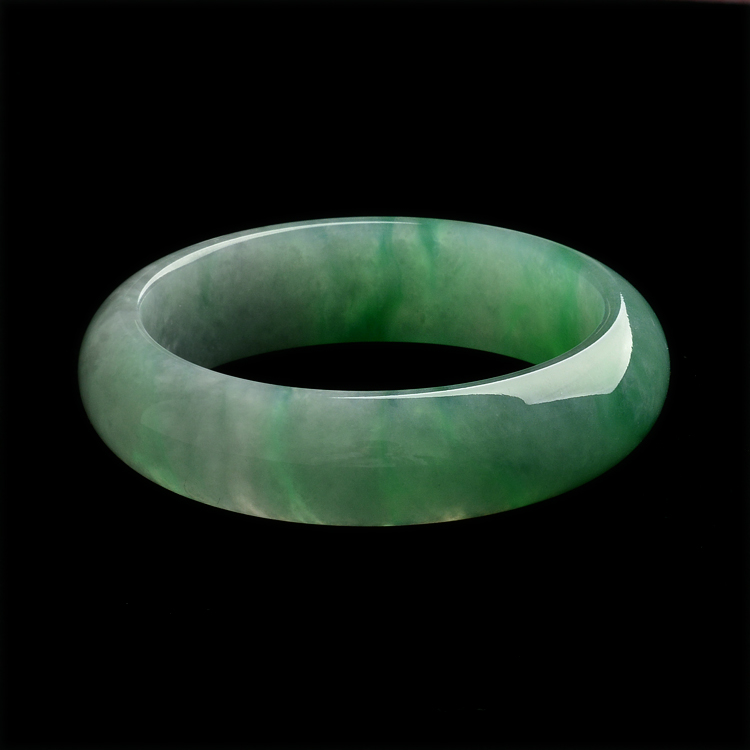(超值推荐)糯冰种翠色手镯(58.4mm)