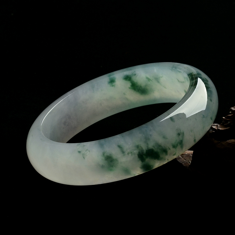 (超值推荐)冰种飘绿花手镯(57.4mm)