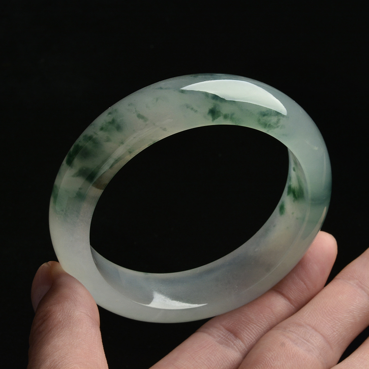 (超值推荐)冰种飘绿花手镯(57.4mm)