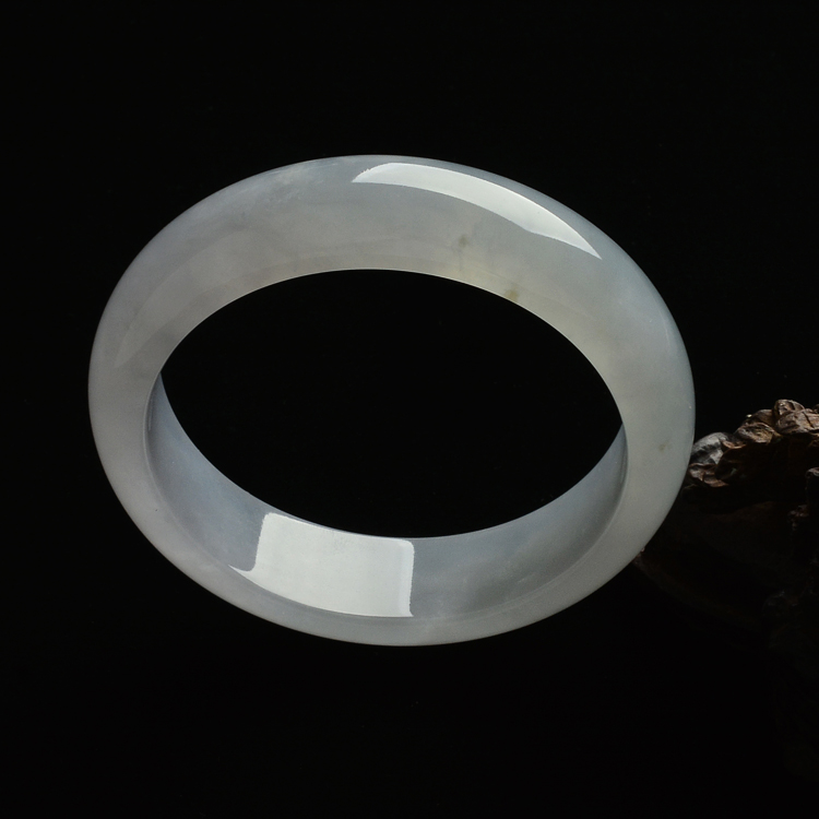 （超值推荐）糯冰种淡晴水手镯（57.2mm）