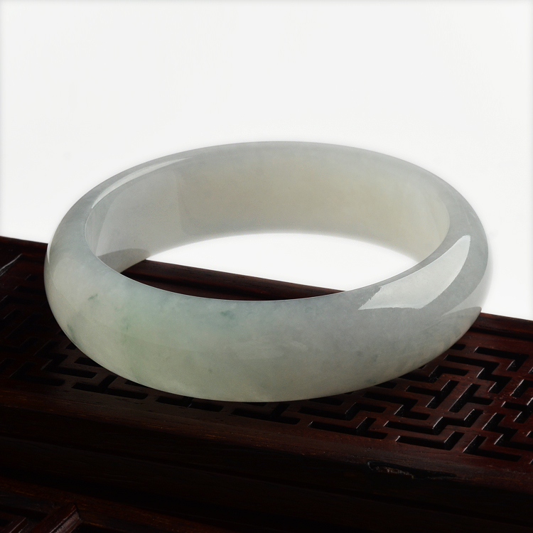 糯冰种淡晴水飘花手镯(60.4mm)