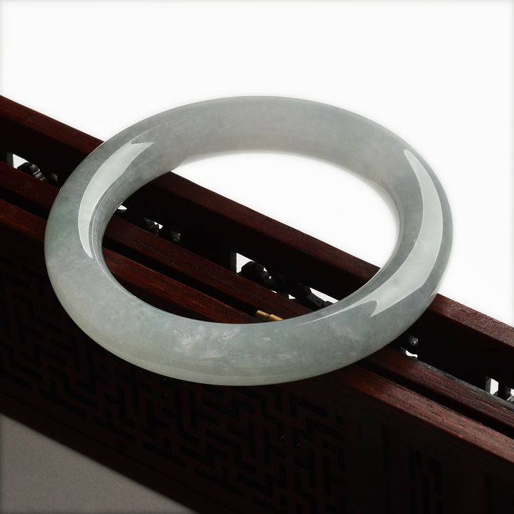 糯冰种淡晴水圆条手镯(58.4mm)