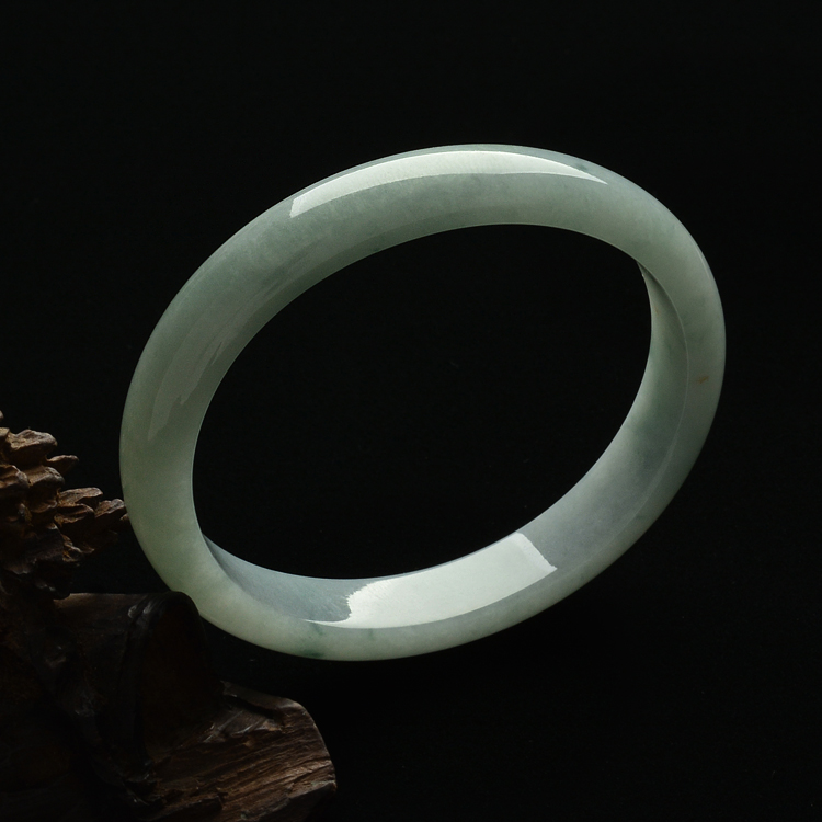 (超值推荐)糯冰种晴水贵妃手镯(57.4-50.5mm)