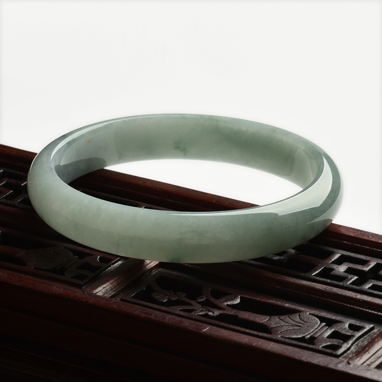 (超值推荐)糯冰种晴水贵妃手镯(57.4-50.5mm)