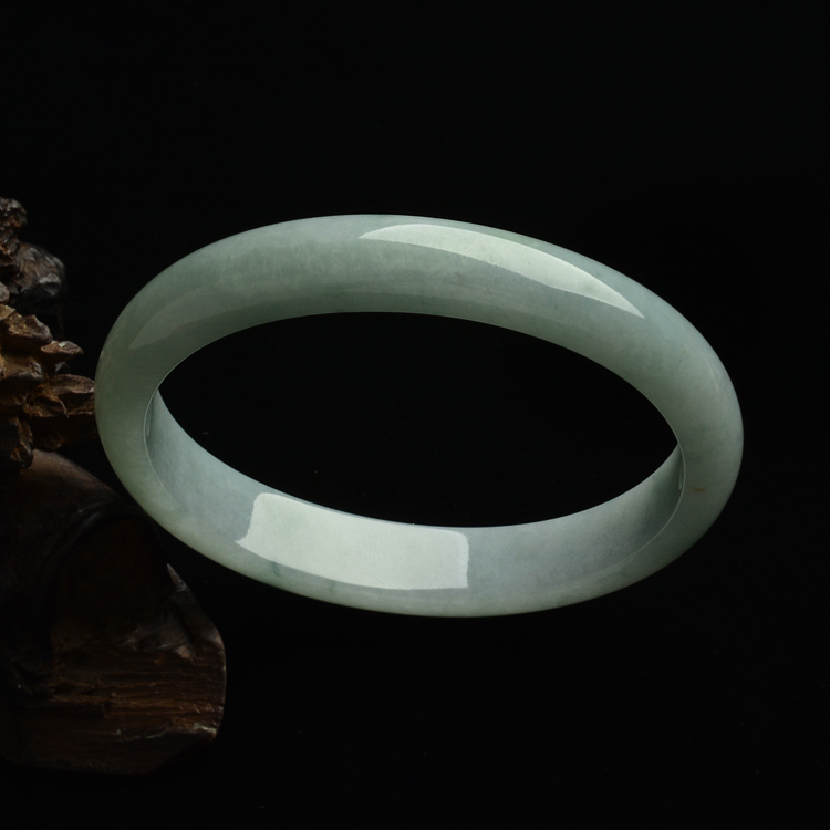(超值推荐)糯冰种晴水贵妃手镯(57.4-50.5mm)