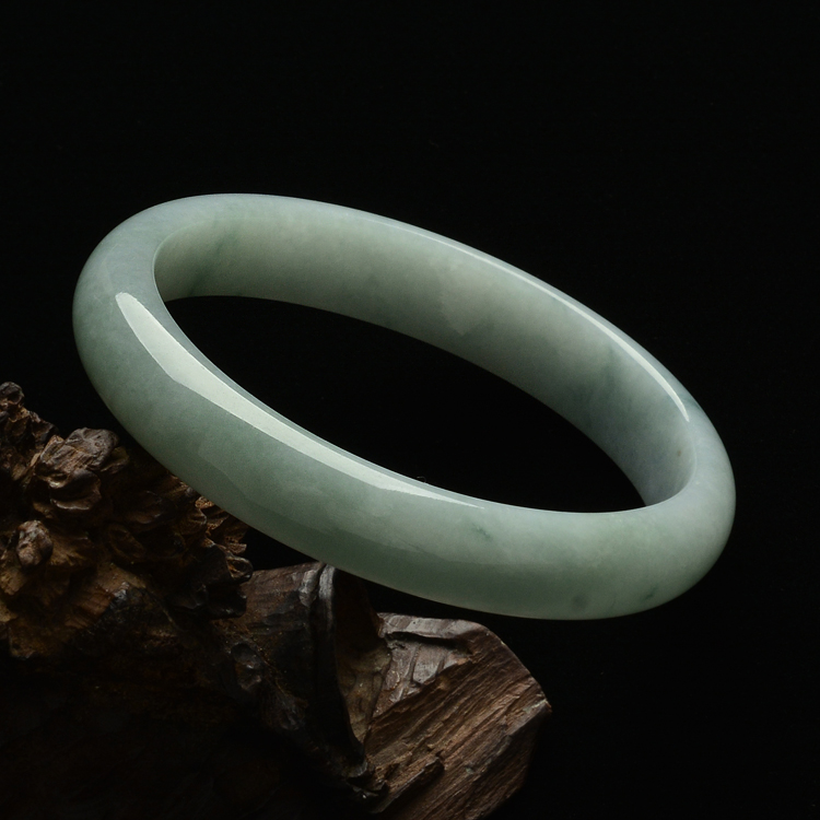 (超值推荐)糯冰种晴水贵妃手镯(57.4-50.5mm)