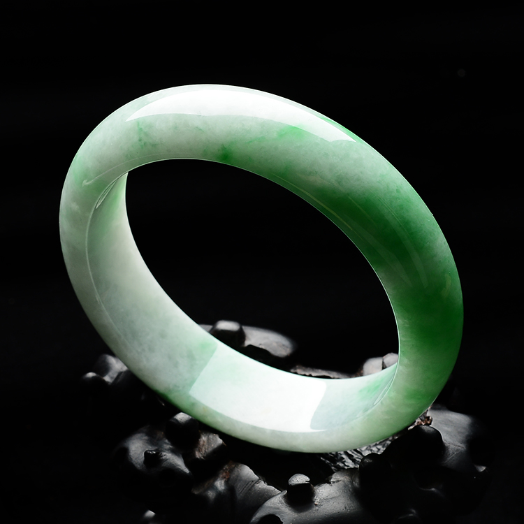 (超值推荐)糯冰种飘翠手镯(62mm)