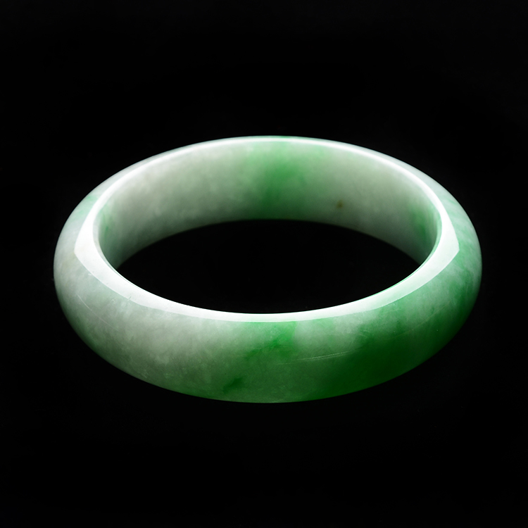 (超值推荐)糯冰种飘翠手镯(62mm)