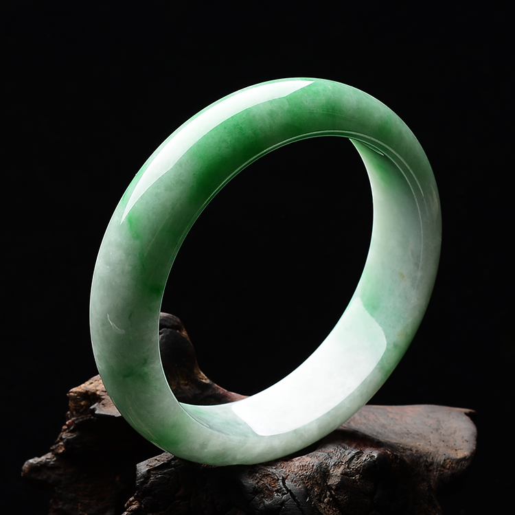 (超值推荐)糯冰种飘翠手镯(62mm)