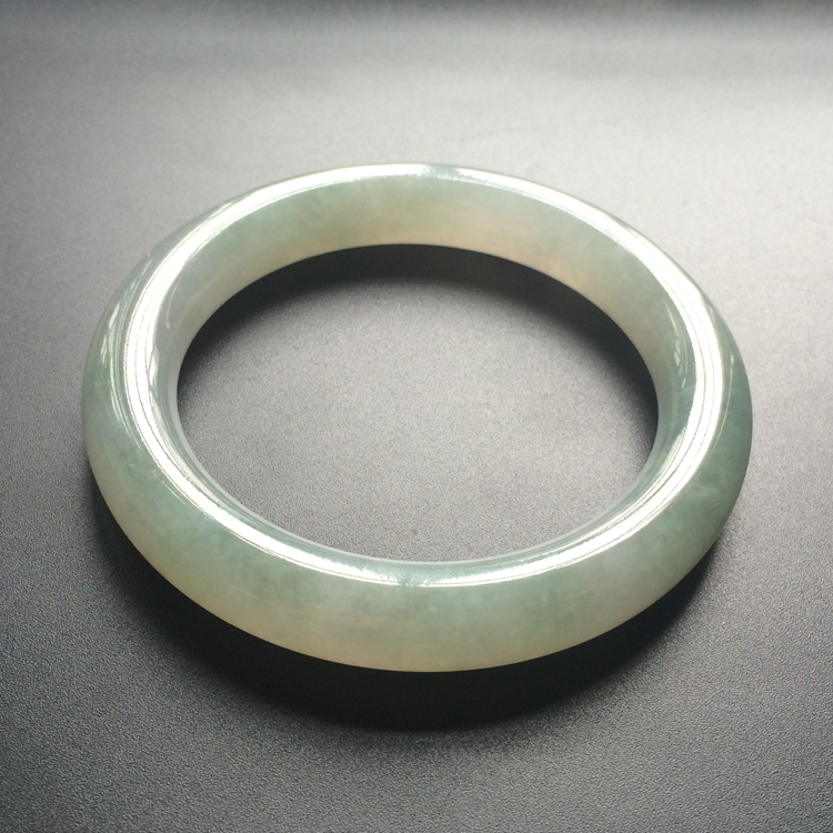 (超值推荐)糯冰种晴水圆条手镯(59.6mm)