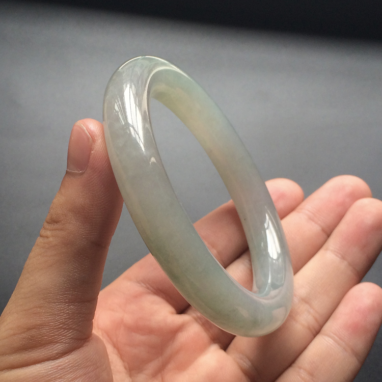 (超值推荐)糯冰种晴水圆条手镯(59.6mm)
