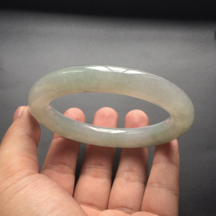 (超值推荐)糯冰种晴水圆条手镯(59.6mm)