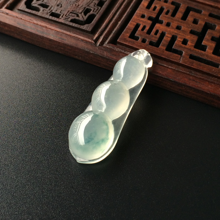 (超值推荐)冰种飘花四季豆挂件