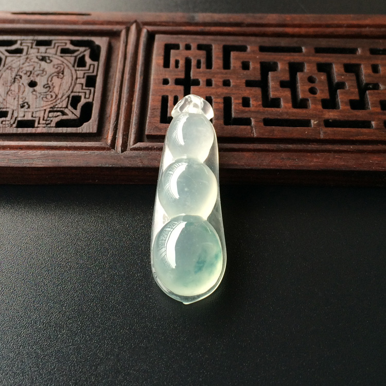 (超值推荐)冰种飘花四季豆挂件