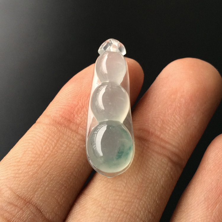 (超值推荐)冰种飘花四季豆挂件