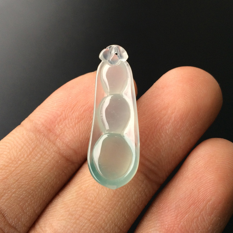 (超值推荐)冰种飘花四季豆挂件