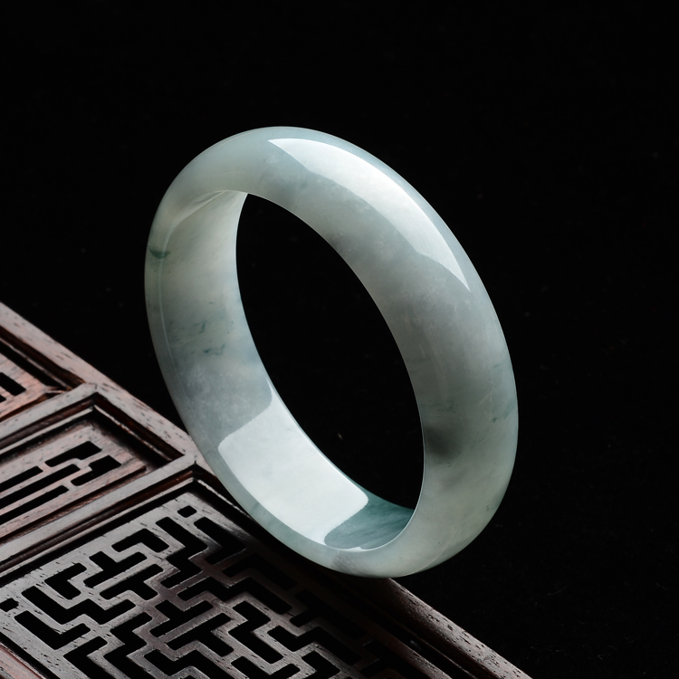 (超值推荐)糯冰种晴水飘花手镯(56.7mm)