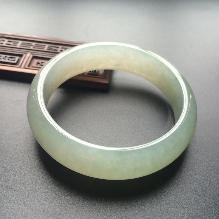 (超值推荐)糯冰种晴水手镯(59.6mm)