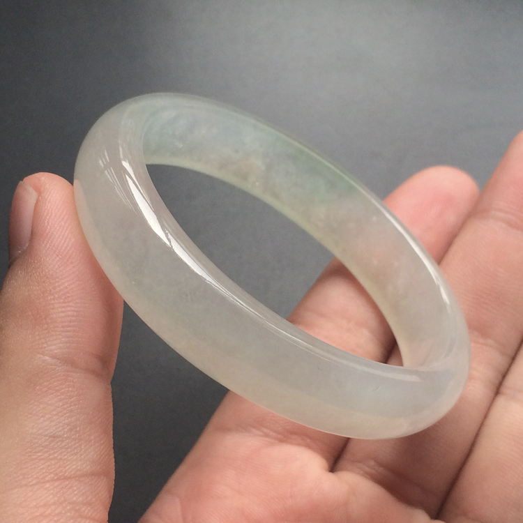 (超值推荐)冰种略飘花贵妃镯(54mm-46mm)