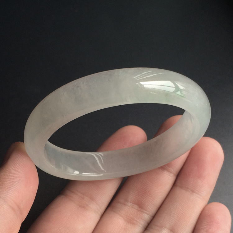 (超值推荐)冰种略飘花贵妃镯(54mm-46mm)
