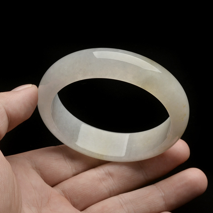 糯冰种淡黄翡手镯(56.9mm)