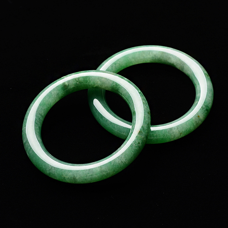 (超值推荐)糯冰种晴水飘翠圆条手镯(一对)(55.7mm/55.3mm)