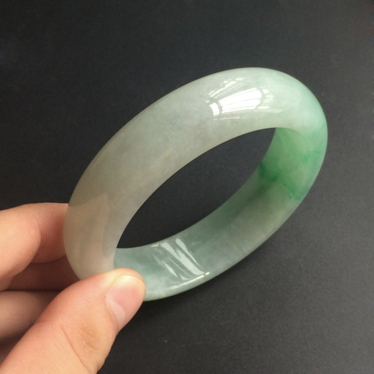 (超值推荐)糯冰种飘翠手镯(58.6mm)