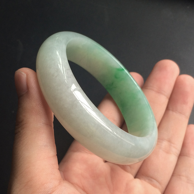 (超值推荐)糯冰种飘翠手镯(58.6mm)