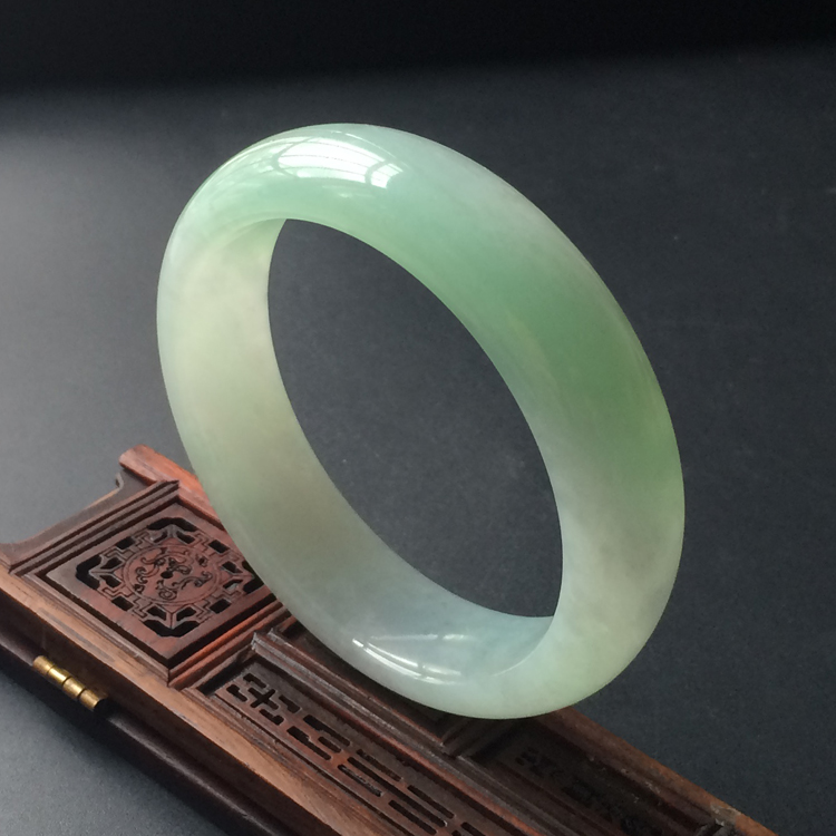 (超值推荐)糯冰种晴水手镯(58mm)
