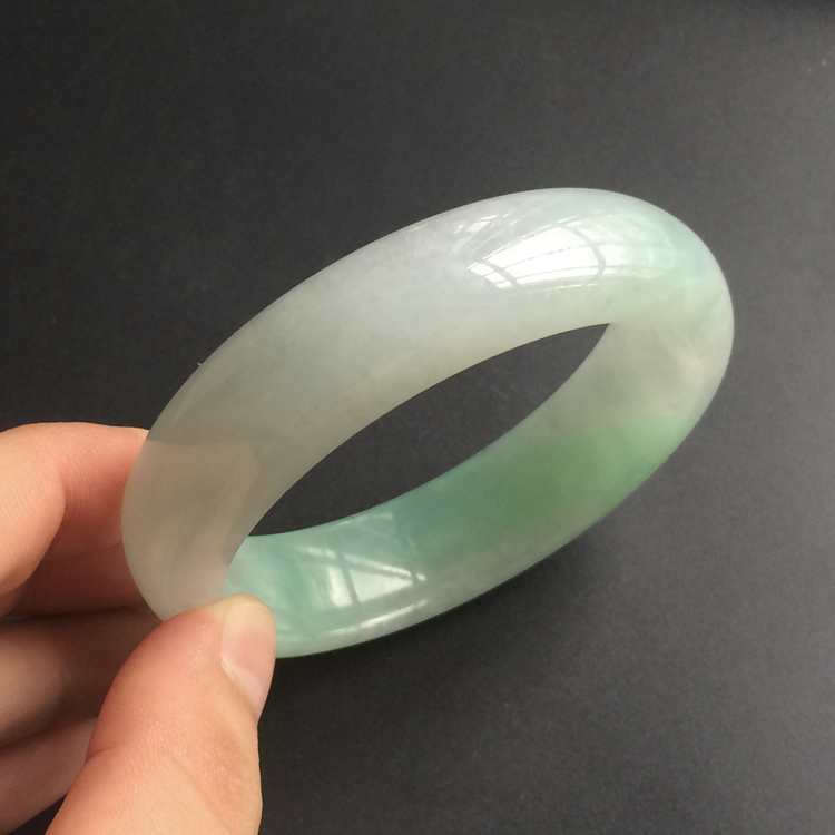 (超值推荐)糯冰种晴水手镯(58mm)