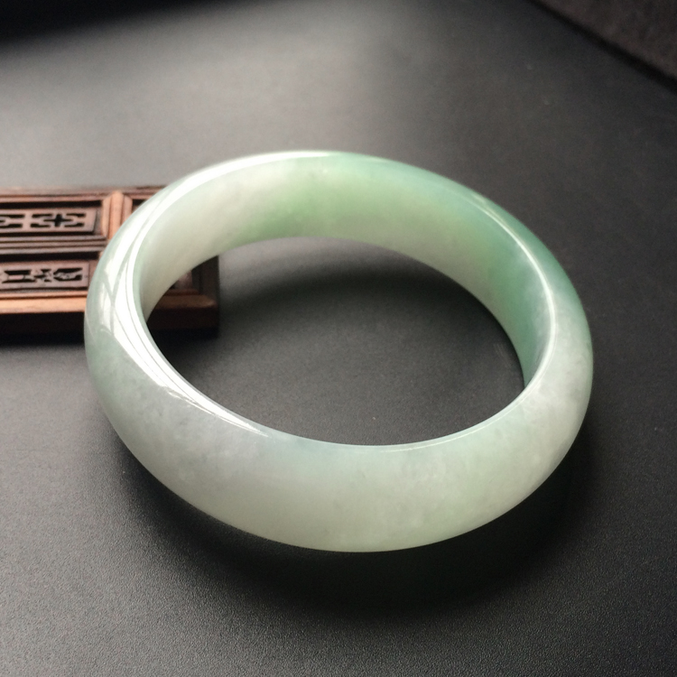 (超值推荐)糯冰种晴水手镯(58mm)