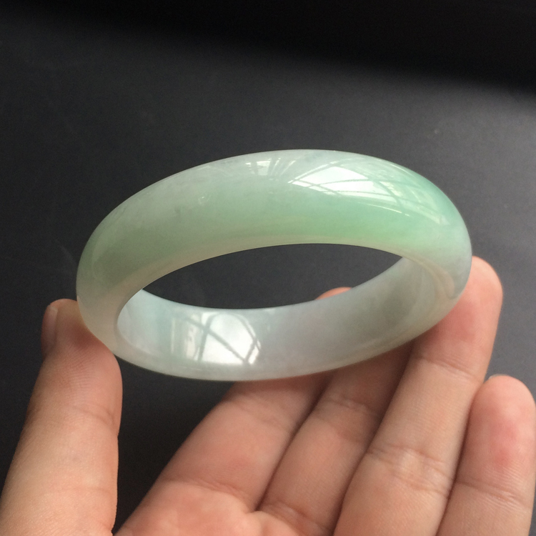 (超值推荐)糯冰种晴水手镯(58mm)
