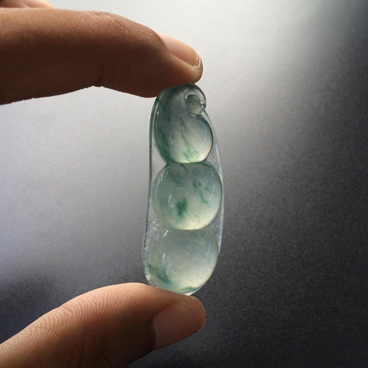 (超值推荐)冰种飘花四季豆挂件