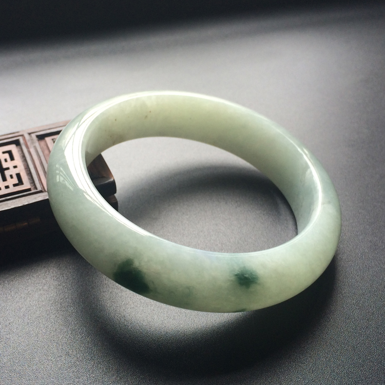 (超值推荐)糯冰种飘花手镯(56mm)