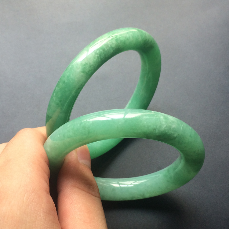 (超值推荐)糯冰种豆色圆条手镯(一对)(53.5mm/52.9mm)