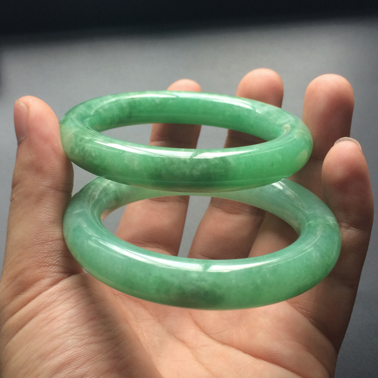 (超值推荐)糯冰种豆色圆条手镯(一对)(53.5mm/52.9mm)