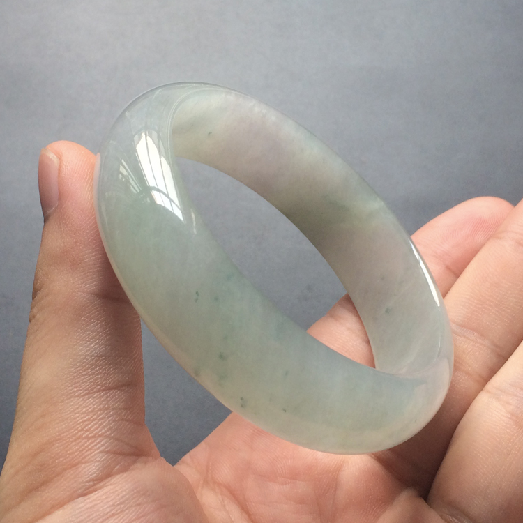 (超值推荐)糯冰种略飘花手镯(58.3mm)
