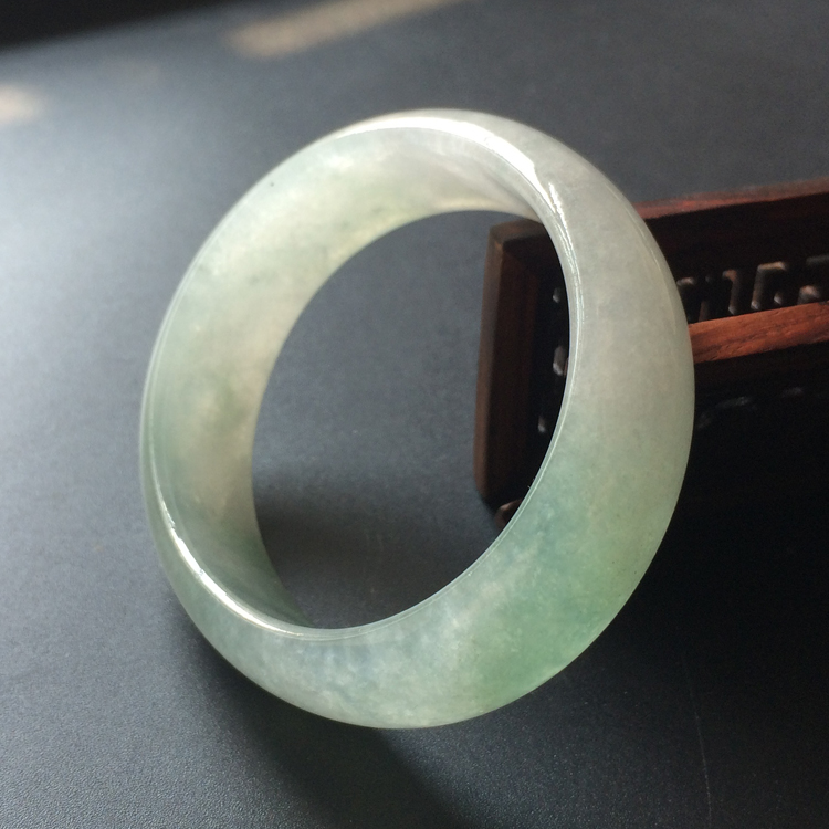 (超值推荐)冰种晴水贵妃镯(56.1mm-47.5mm)