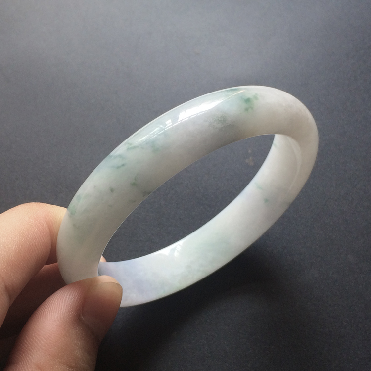 (超值推荐)糯冰种飘花略带紫罗兰手镯(56mm)