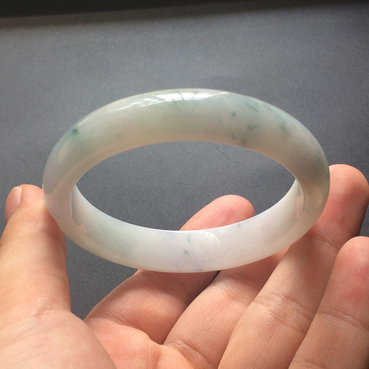 (超值推荐)糯冰种飘花略带紫罗兰手镯(56mm)