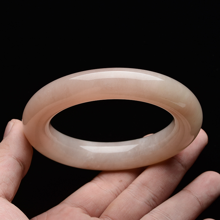 (超值推荐)糯冰种湘妃粉带黄翡圆条手镯(61.3mm)